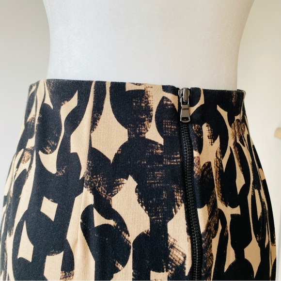 Petite Office Pencil Skirt | ANN TAYLOR - Picture 5 of 10